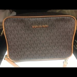 Michael Kors crossbody and wallet set.